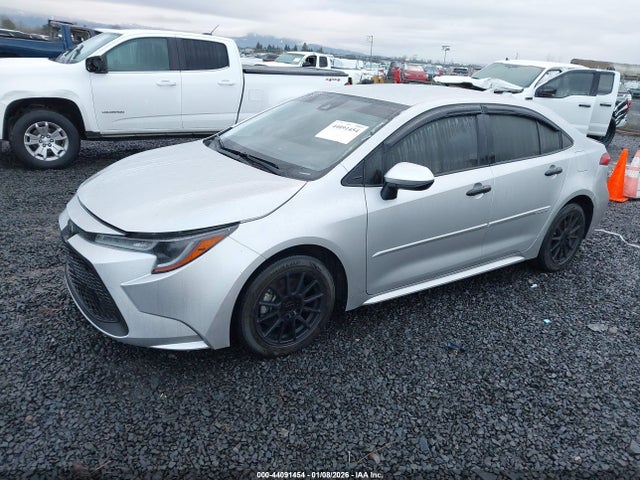 Toyota COROLLA LE 2022 JTDEPMAE9N3027772 Image 2