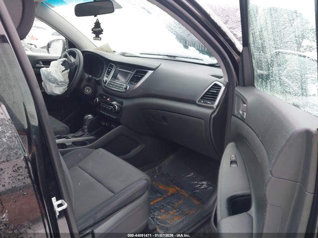 KM8J3CA46HU539270 Hyundai TUCSON SE