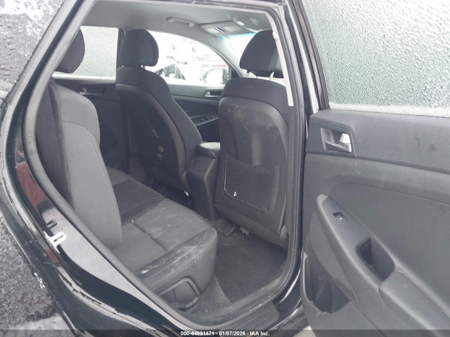 KM8J3CA46HU539270 Hyundai TUCSON SE