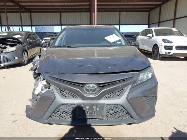 2020 Toyota Camry Se მანქანა იყიდება აუქციონზე, vin: 4T1G11AK6LU305299, აუქციონის ნომერი: 44091569