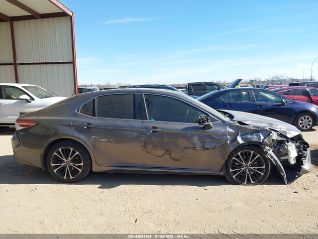 2020 Toyota Camry Se მანქანა იყიდება აუქციონზე, vin: 4T1G11AK6LU305299, აუქციონის ნომერი: 44091569
