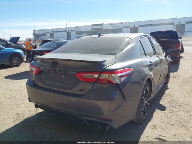 2020 Toyota Camry Se მანქანა იყიდება აუქციონზე, vin: 4T1G11AK6LU305299, აუქციონის ნომერი: 44091569