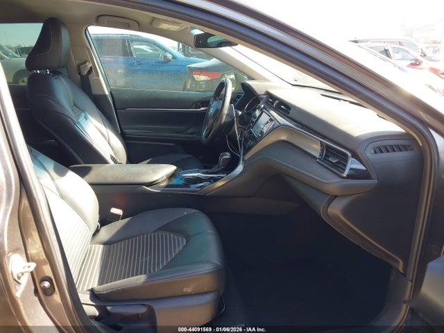 2020 Toyota Camry Se მანქანა იყიდება აუქციონზე, vin: 4T1G11AK6LU305299, აუქციონის ნომერი: 44091569