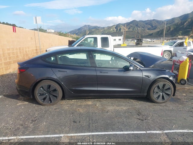 Продаж на аукціоні авто 2025 Tesla Model 3, vin: 5YJ3E1EA0SF984356, номер лоту: 44091575
