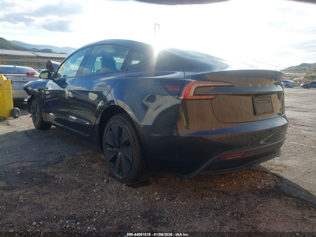2025 TESLA MODEL 3 5YJ3E1EA0SF984356 Photo 2