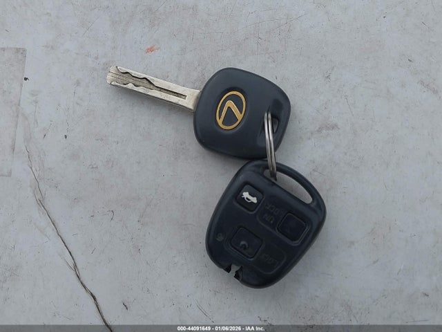 44091649 :رقم المزاد ، JTHBF30G920011585 vin ، 2002 Lexus Es 300 مزاد بيع