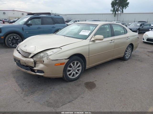 44091649 :رقم المزاد ، JTHBF30G920011585 vin ، 2002 Lexus Es 300 مزاد بيع