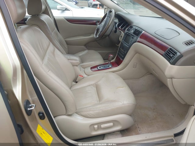 44091649 :رقم المزاد ، JTHBF30G920011585 vin ، 2002 Lexus Es 300 مزاد بيع