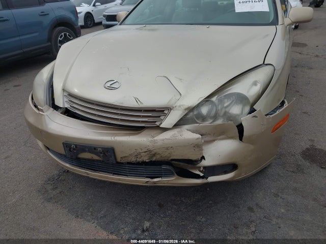 44091649 :رقم المزاد ، JTHBF30G920011585 vin ، 2002 Lexus Es 300 مزاد بيع