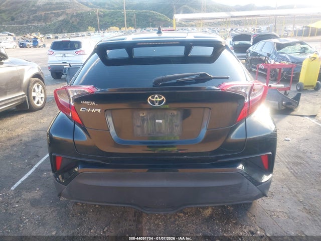 JTNKHMBX4K1036690 Toyota C-HR XLE