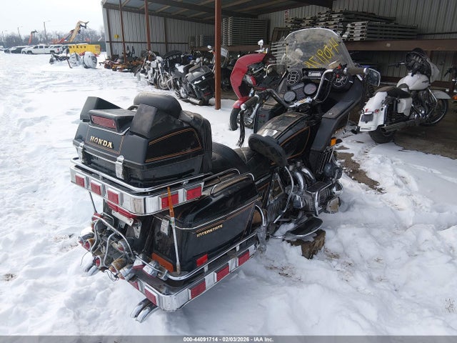 1982 HONDA GL1100 1HFSC0219CA203155 Photo 3