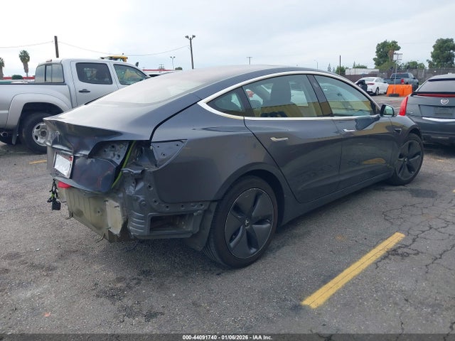 2018 TESLA MODEL 3 5YJ3E1EA5JF040678 Photo 3