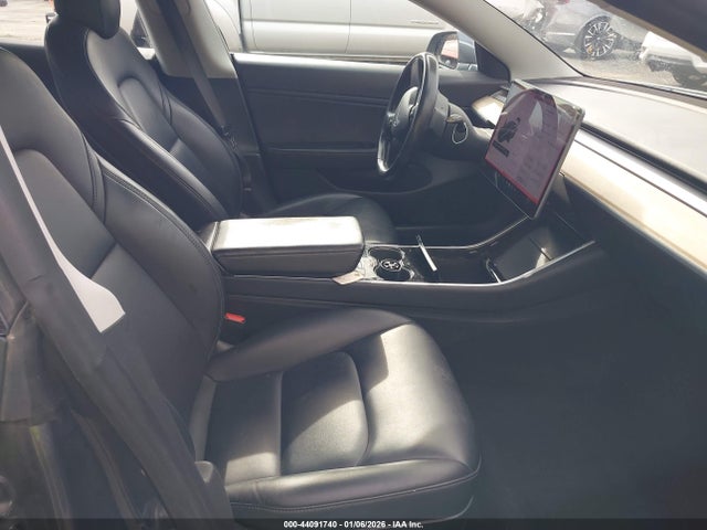 2018 TESLA MODEL 3 5YJ3E1EA5JF040678 Photo 4