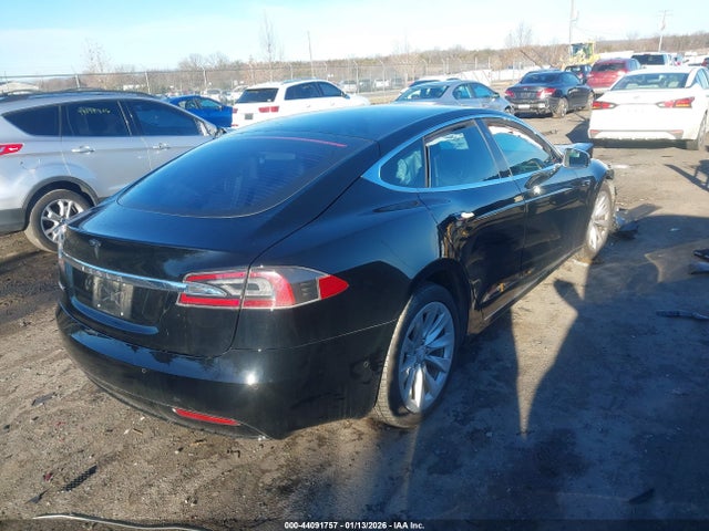 44091757 :رقم المزاد ، 5YJSA1E21HF197344 vin ، 2017 Tesla Model S 100d/60d/75d/90d/p100d مزاد بيع