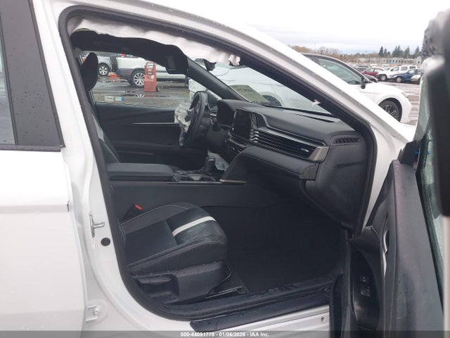 2025 TOYOTA CAMRY 4T1DBADK1SU511785 Photo 4