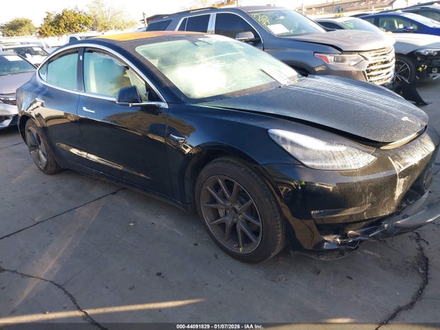 2019 TESLA MODEL 3 5YJ3E1EA2KF305543 Photo 0