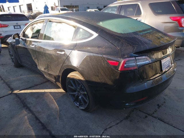 2019 TESLA MODEL 3 5YJ3E1EA2KF305543 Photo 2