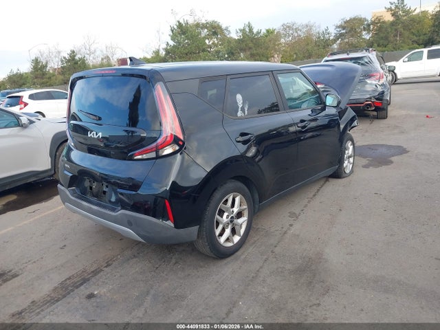 KIA SOUL LX 2023 KNDJ23AU7P7840487 Image 4