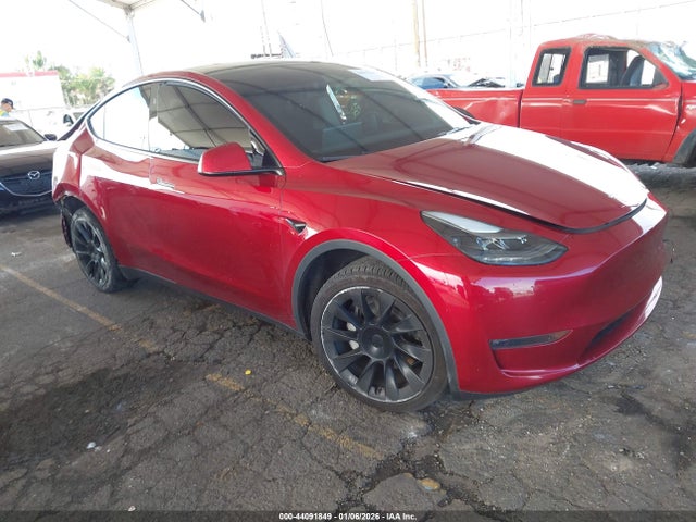 2024 TESLA MODEL Y 7SAYGDEE5RA251833 Photo 0