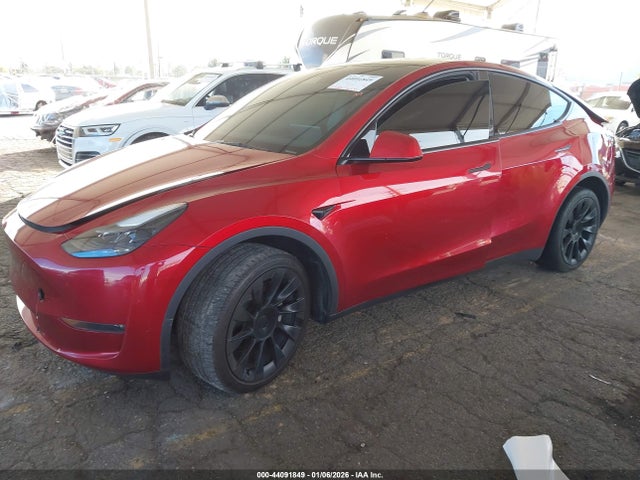 2024 TESLA MODEL Y 7SAYGDEE5RA251833 Photo 1