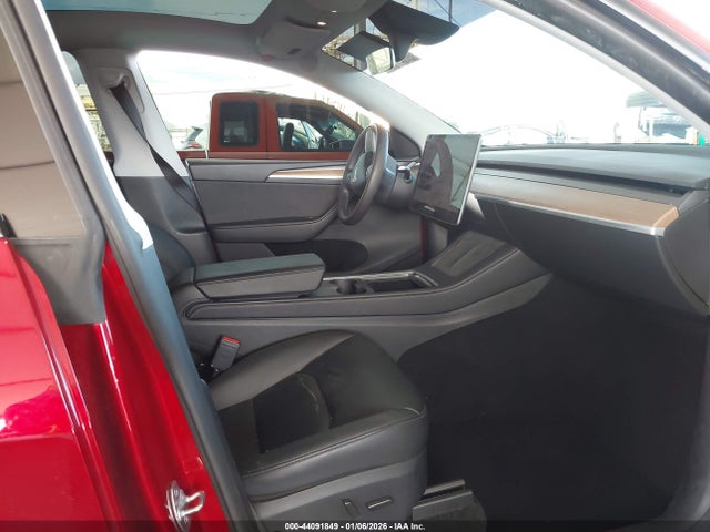 2024 TESLA MODEL Y 7SAYGDEE5RA251833 Photo 4