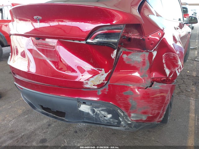 2024 TESLA MODEL Y 7SAYGDEE5RA251833 Photo 5