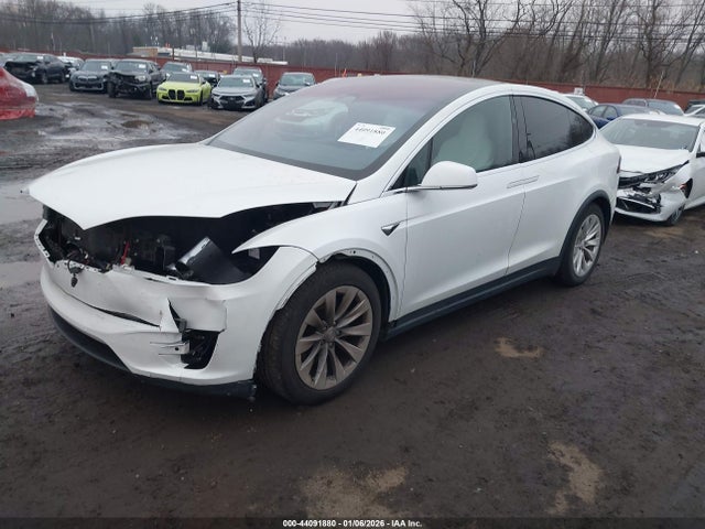 2018 TESLA MODEL X 5YJXCBE20JF132559 Photo 1