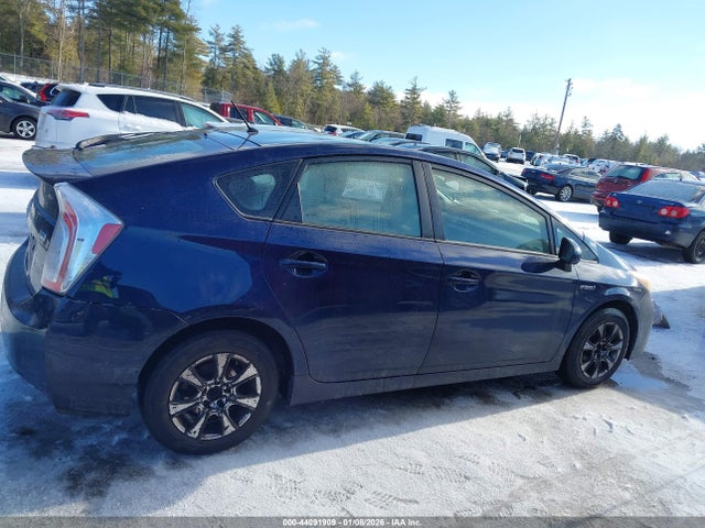 Toyota Prius Two 2015 JTDKN3DU1F0395713 Image 13