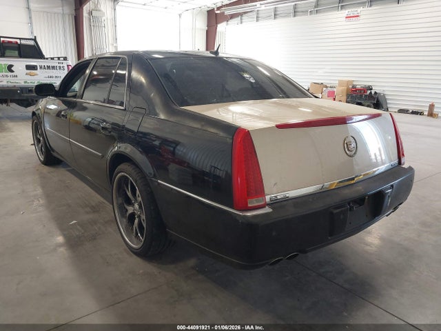 2008 CADILLAC DTS 1G6KD57928U130948 Photo 2