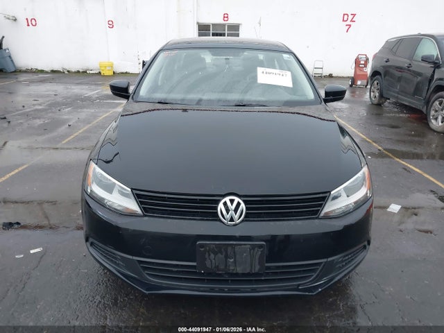 Продаж на аукціоні авто 2014 Volkswagen Jetta 2.0l S, vin: 3VW2K7AJ3EM353420, номер лоту: 44091947
