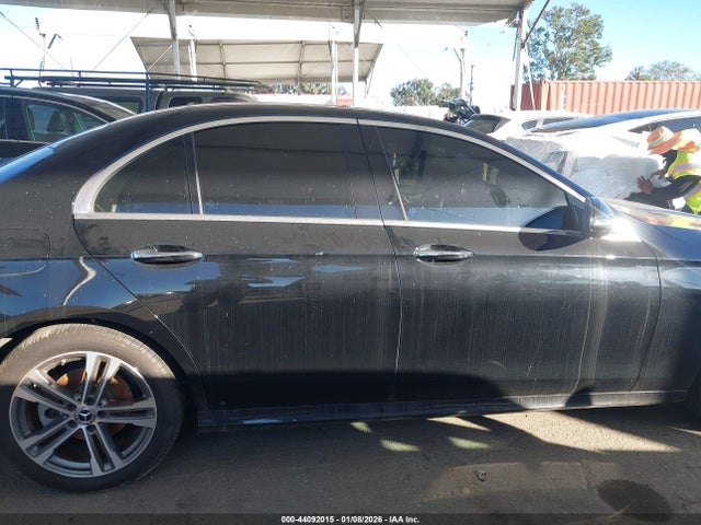 Mercedes-Benz E 350 2022 W1KZF8DB0NB080398 Image 12