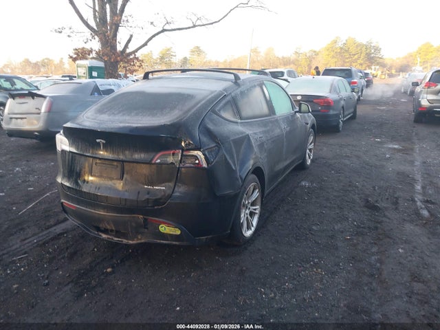 2023 TESLA MODEL Y 7SAYGDEE1PF853810 Photo 3