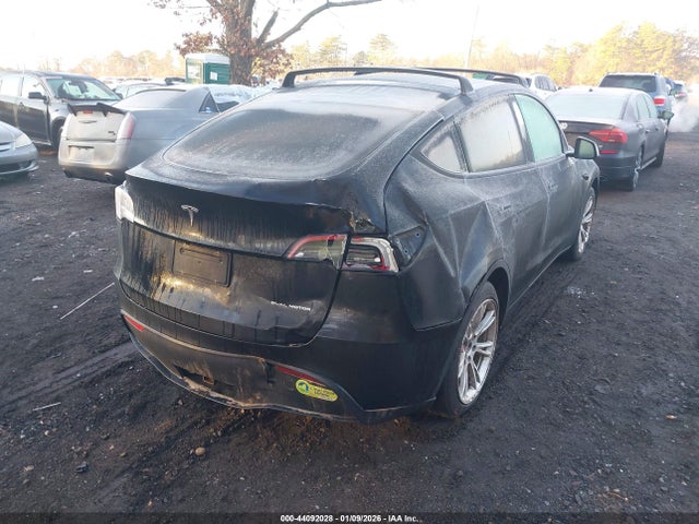 2023 TESLA MODEL Y 7SAYGDEE1PF853810 Photo 5