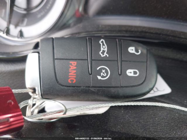 2023 CHRYSLER 300 2C3CCABT6PH542229 Photo 10