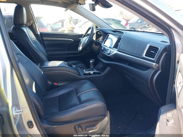 Toyota Highlander Se 2018 5TDJZRFH8JS890032 Image 5