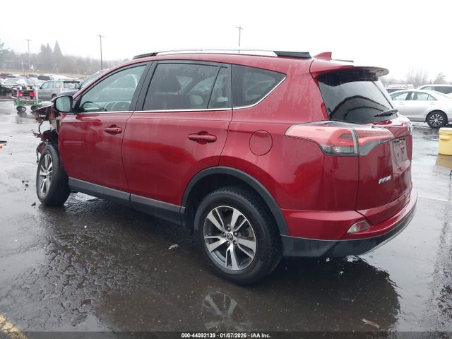 Toyota Rav4 Xle 2018 2T3RFREV9JW823232 Image 3