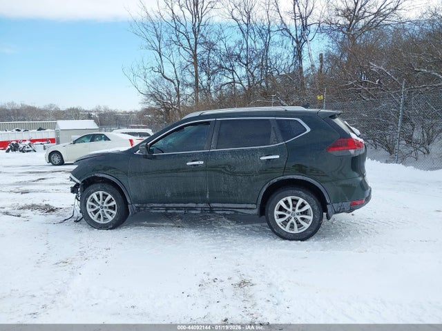 5N1AT2MV8JC789670 Nissan ROGUE SV