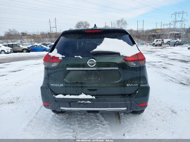 5N1AT2MV8JC789670 Nissan ROGUE SV