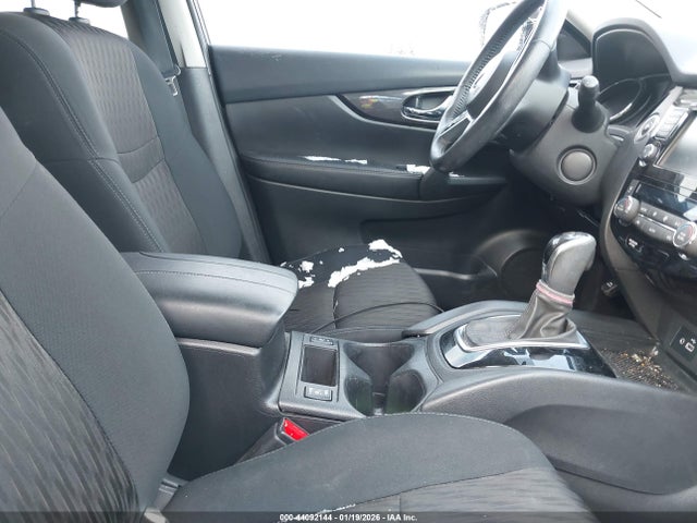 5N1AT2MV8JC789670 Nissan ROGUE SV