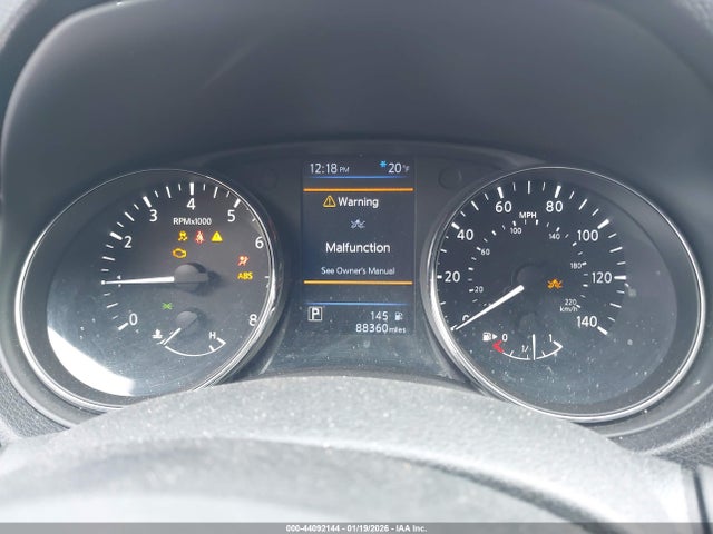 5N1AT2MV8JC789670 Nissan ROGUE SV