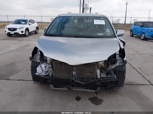 Toyota SIENNA LE 2020 5TDKZ3DC2LS024354 Image 12