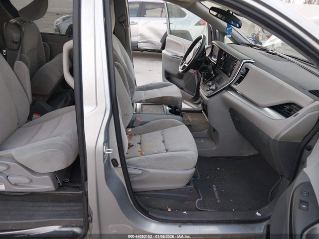 Toyota SIENNA LE 2020 5TDKZ3DC2LS024354 Image 5
