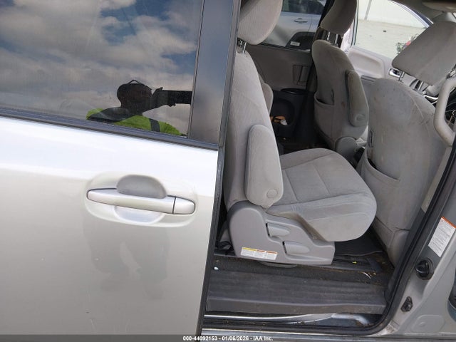 Toyota SIENNA LE 2020 5TDKZ3DC2LS024354 Image 8