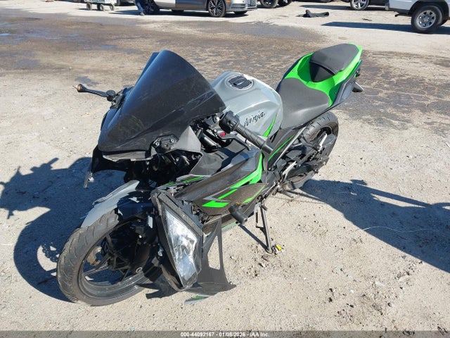 Kawasaki EX400 2019 JKAEXKG18KDA31484 Image 2