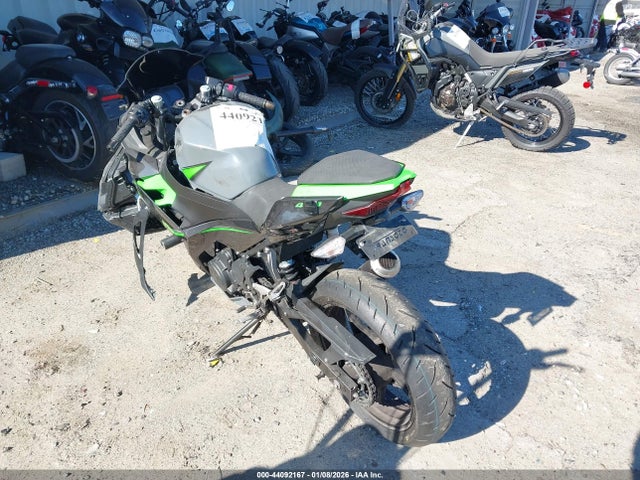 Kawasaki EX400 2019 JKAEXKG18KDA31484 Image 3