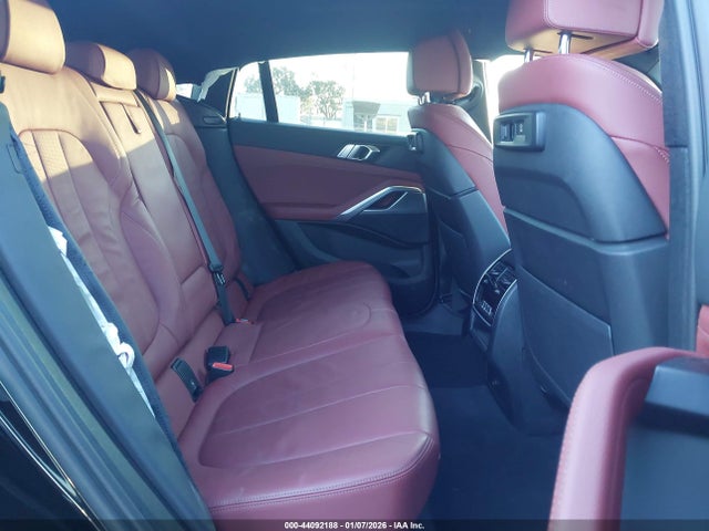2022 BMW X6 5UXCY6C02N9K41922 Photo 7