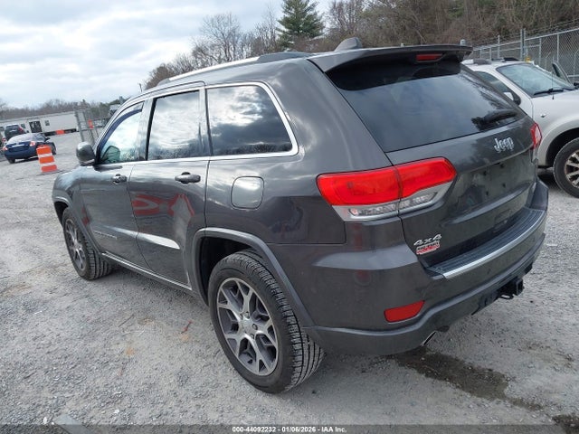 2018 JEEP GRAND CHEROKEE 1C4RJFBT9JC152762 Photo 2