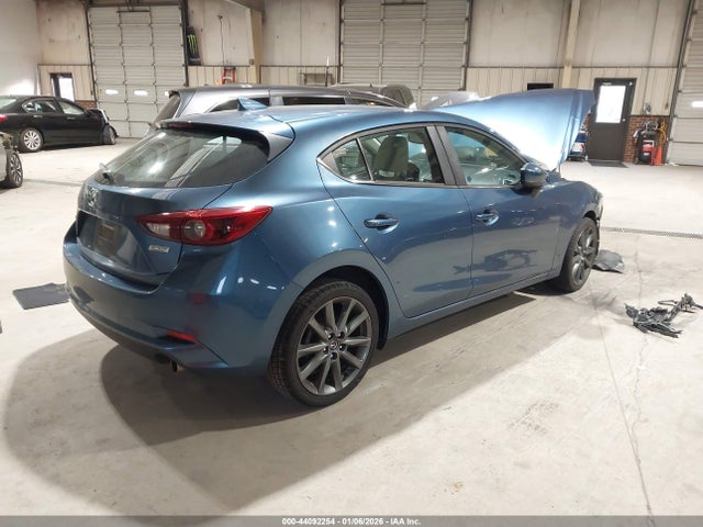 44092254 :رقم المزاد ، 3MZBN1M31JM173123 vin ، 2018 Mazda Mazda3 Grand Touring مزاد بيع