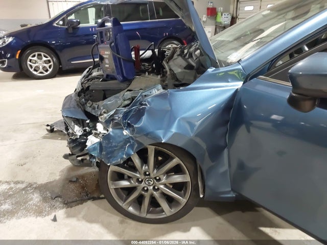 44092254 :رقم المزاد ، 3MZBN1M31JM173123 vin ، 2018 Mazda Mazda3 Grand Touring مزاد بيع