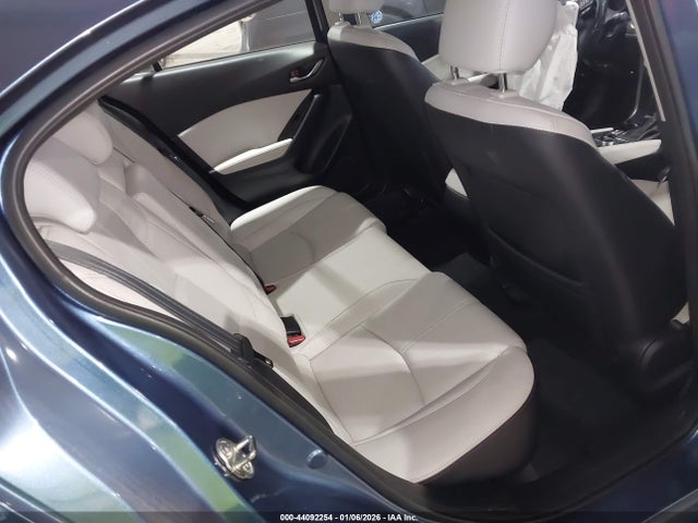 44092254 :رقم المزاد ، 3MZBN1M31JM173123 vin ، 2018 Mazda Mazda3 Grand Touring مزاد بيع